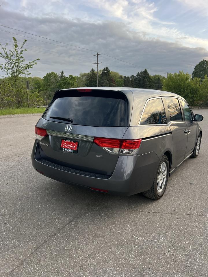 2014 Honda Odyssey SE Photo