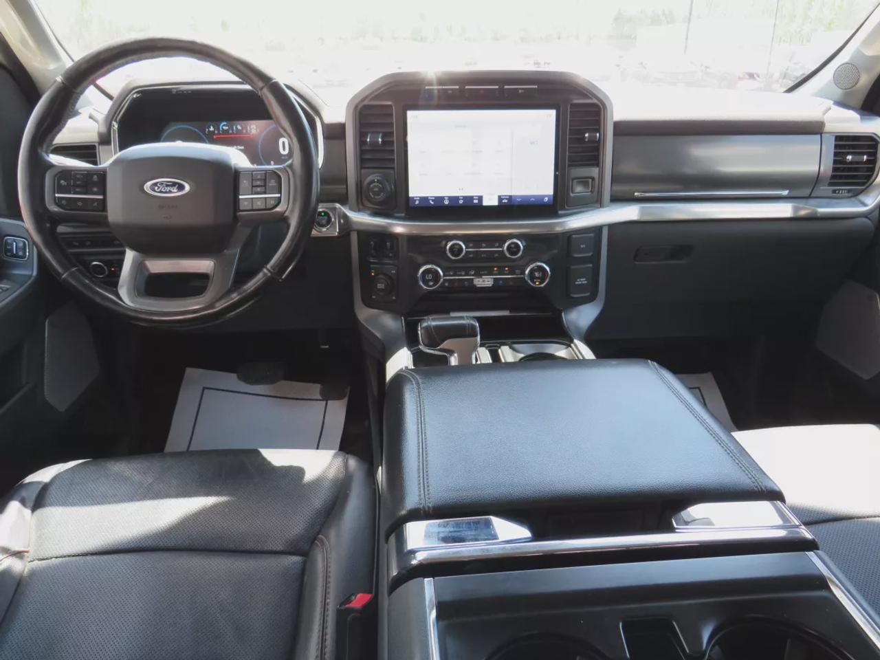 2021 Ford F-150 Lariat | Clean Carfax | 4WD | Tonneau Cover | Trailer Hitch | Leather | Power Seats | Navigation | Heated Seats | Photo4