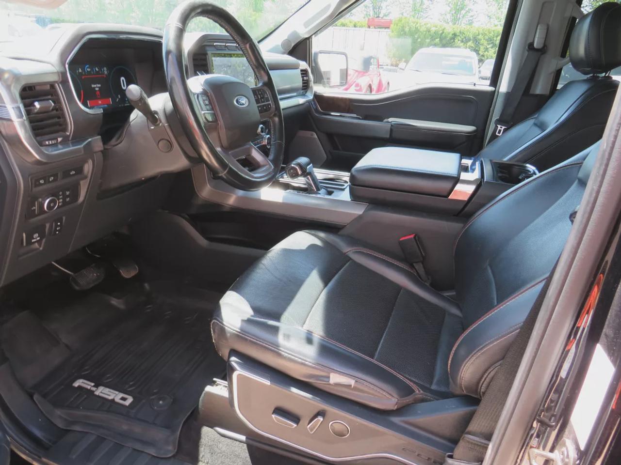 2021 Ford F-150 Lariat | Clean Carfax | 4WD | Tonneau Cover | Trailer Hitch | Leather | Power Seats | Navigation | Heated Seats | Photo3