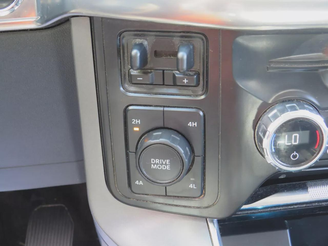 2021 Ford F-150 Lariat | Clean Carfax | 4WD | Tonneau Cover | Trailer Hitch | Leather | Power Seats | Navigation | Heated Seats | Photo