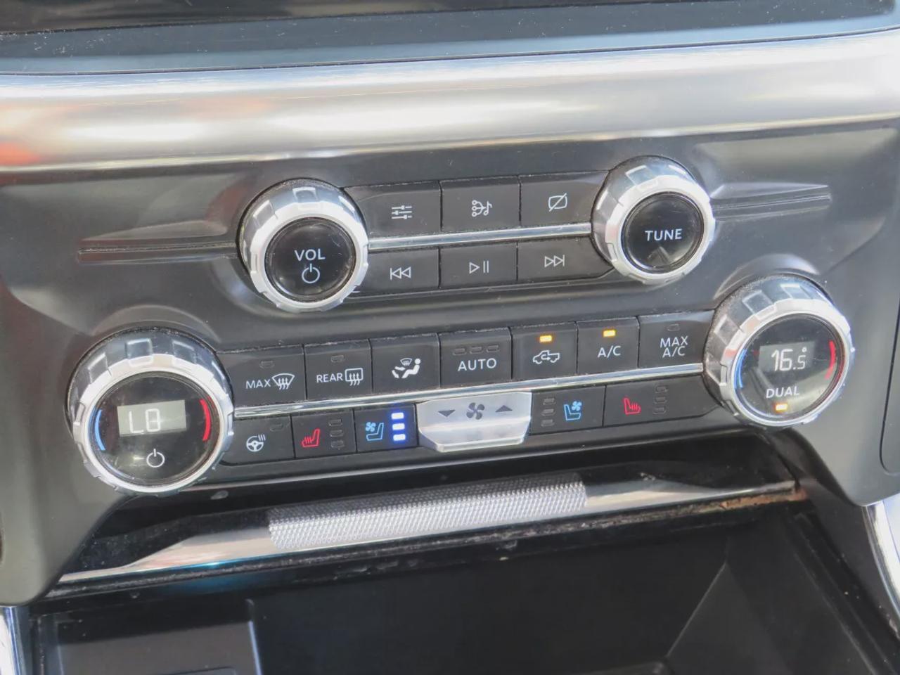 2021 Ford F-150 Lariat | Clean Carfax | 4WD | Tonneau Cover | Trailer Hitch | Leather | Power Seats | Navigation | Heated Seats | Photo