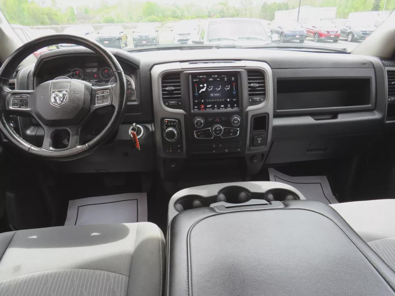 2021 RAM 1500 Classic EXPRESS Photo