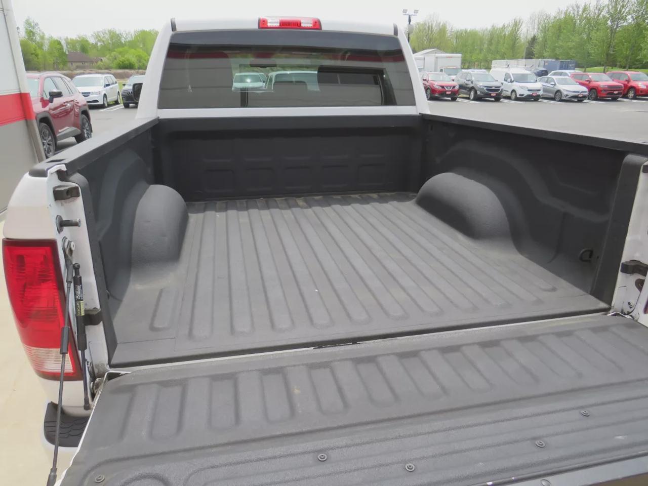2021 RAM 1500 Classic EXPRESS Photo