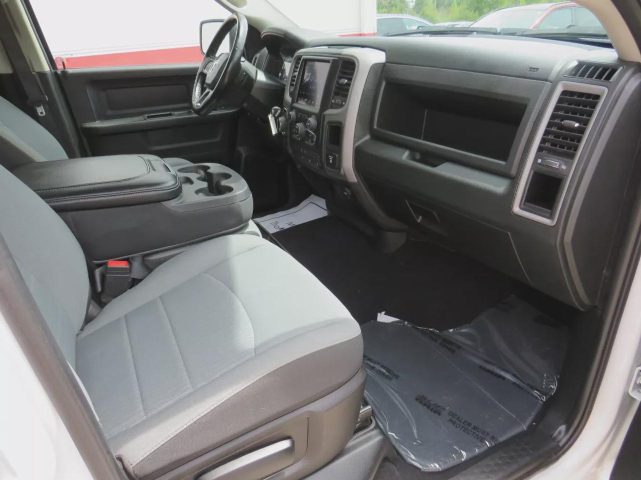 2021 RAM 1500 Classic EXPRESS Photo