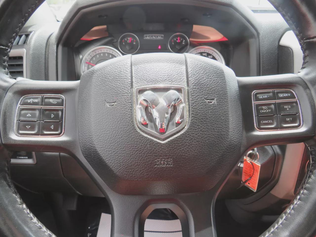 2021 RAM 1500 Classic EXPRESS Photo