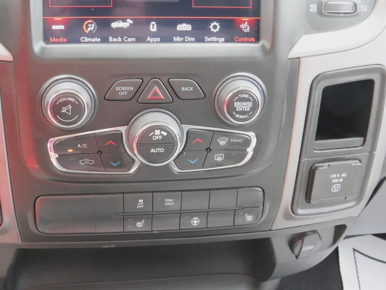 2021 RAM 1500 Classic EXPRESS Photo