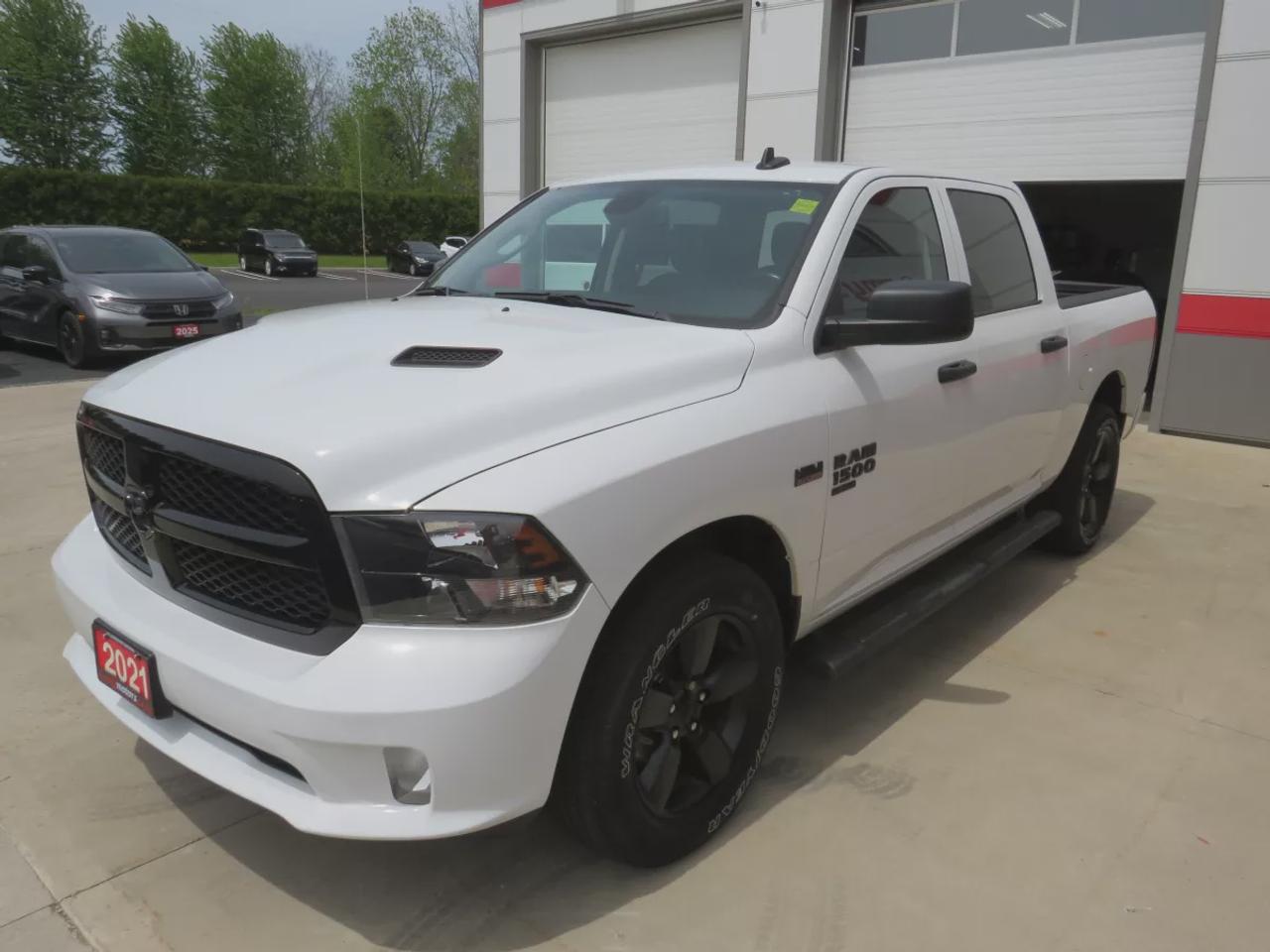 2021 RAM 1500 Classic EXPRESS Photo