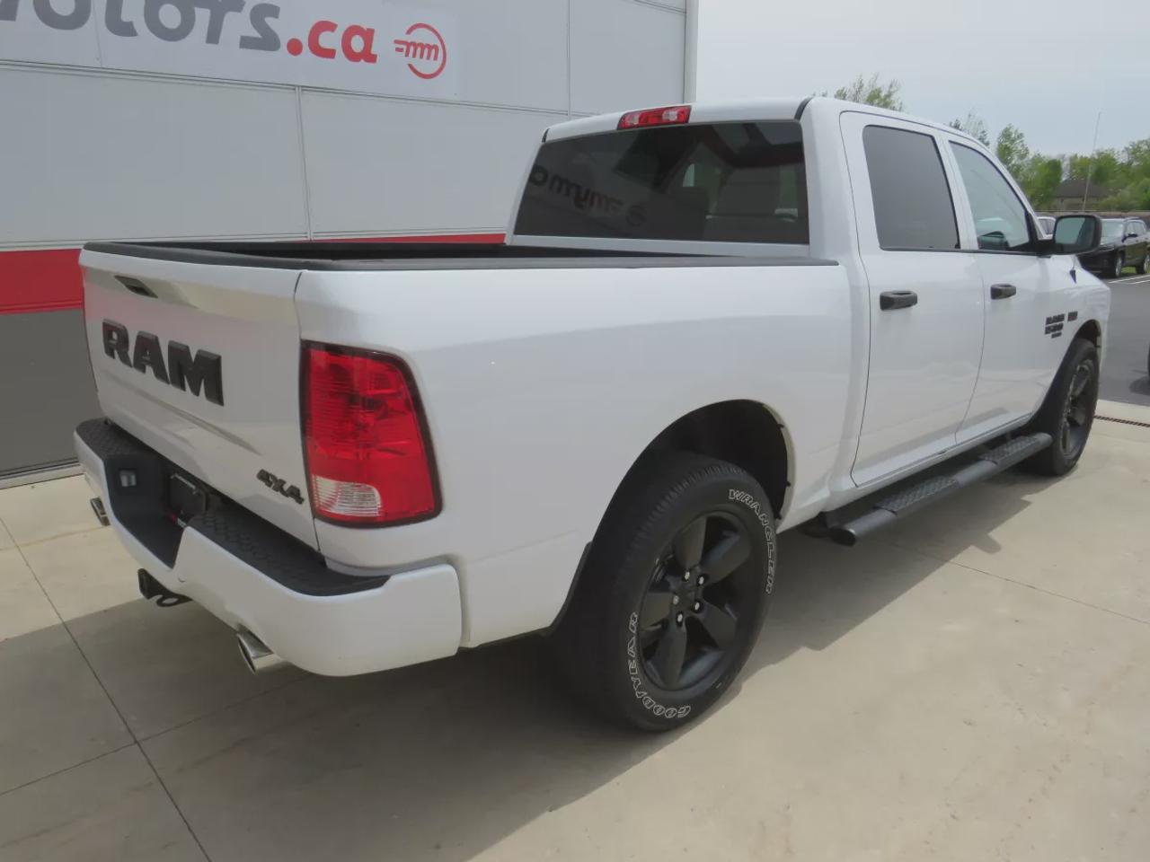 2021 RAM 1500 Classic EXPRESS Photo