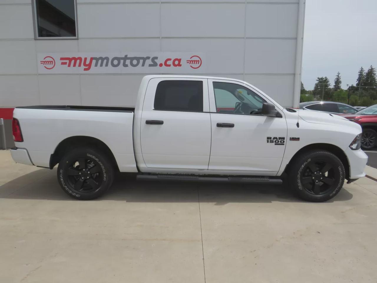 2021 RAM 1500 Classic EXPRESS Photo