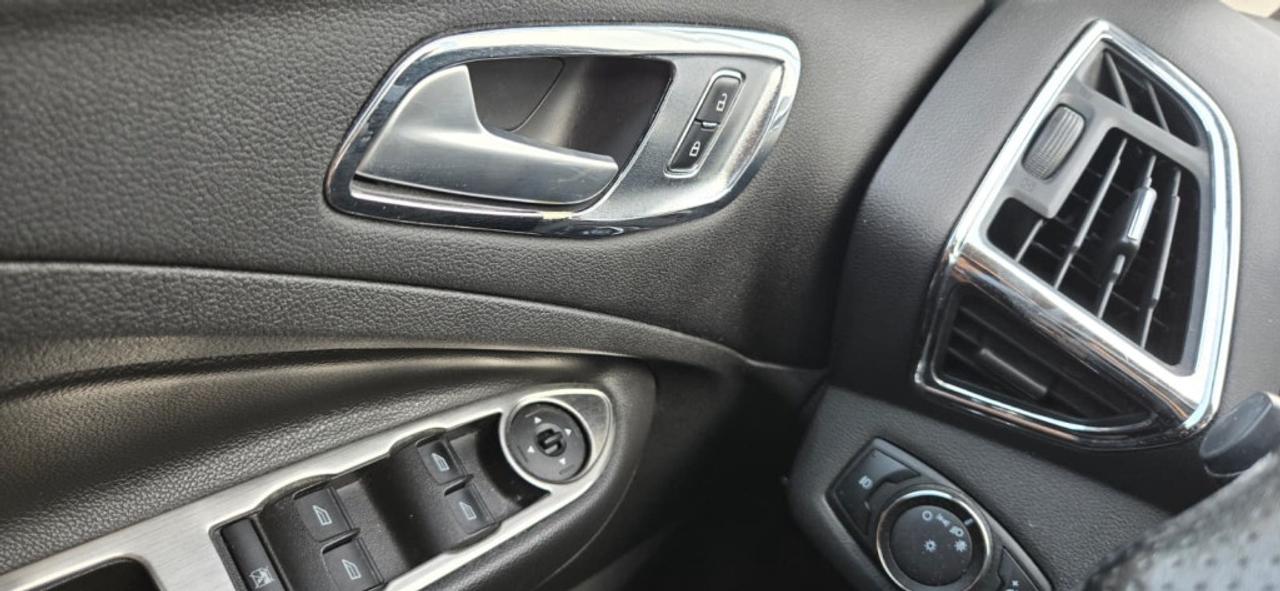 2014 Ford Escape SE 4dr Front-wheel Drive Automatic Photo
