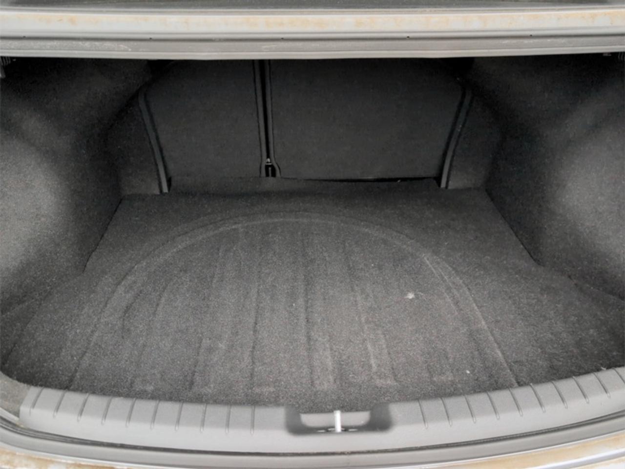 2017 Hyundai Elantra LE  **ULTRA LOW MILEAGE** Photo