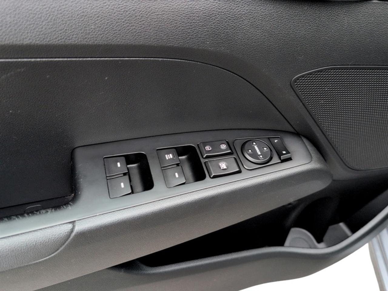 2017 Hyundai Elantra LE  **ULTRA LOW MILEAGE** Photo