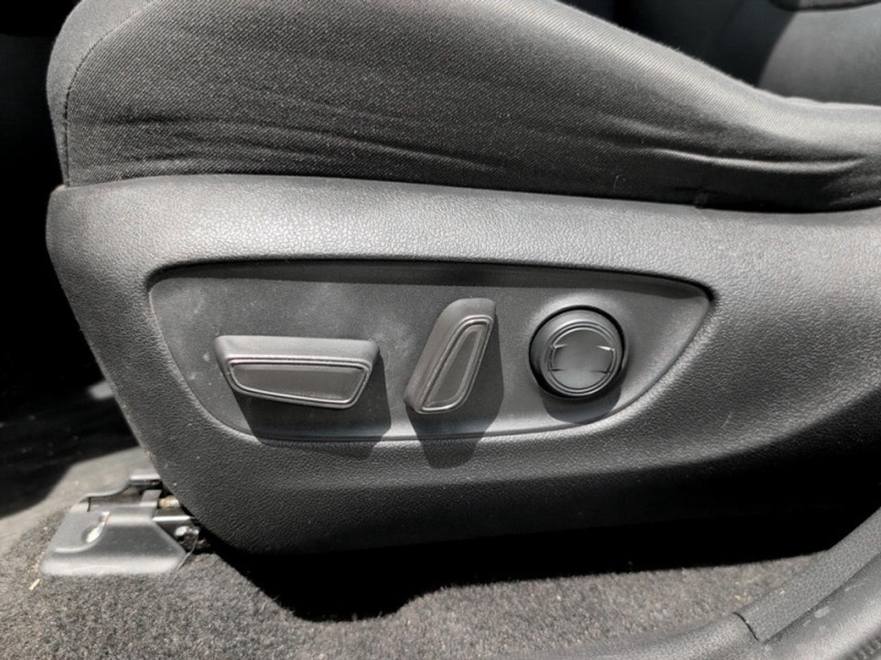 2021 Toyota RAV4 XLE Photo