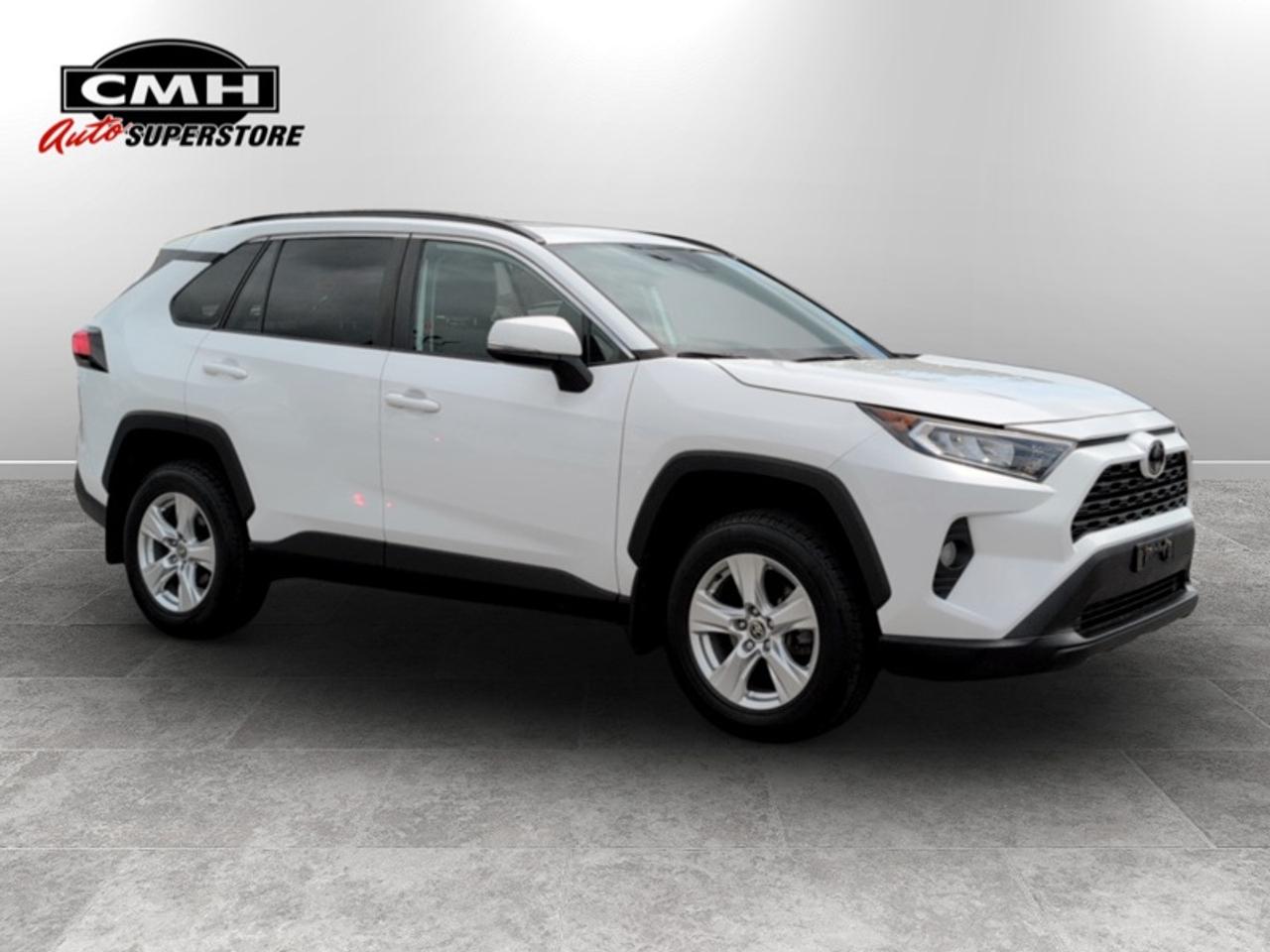 2021 Toyota RAV4 XLE  **CLEAN CARFAX - ONE OWNER** Photo