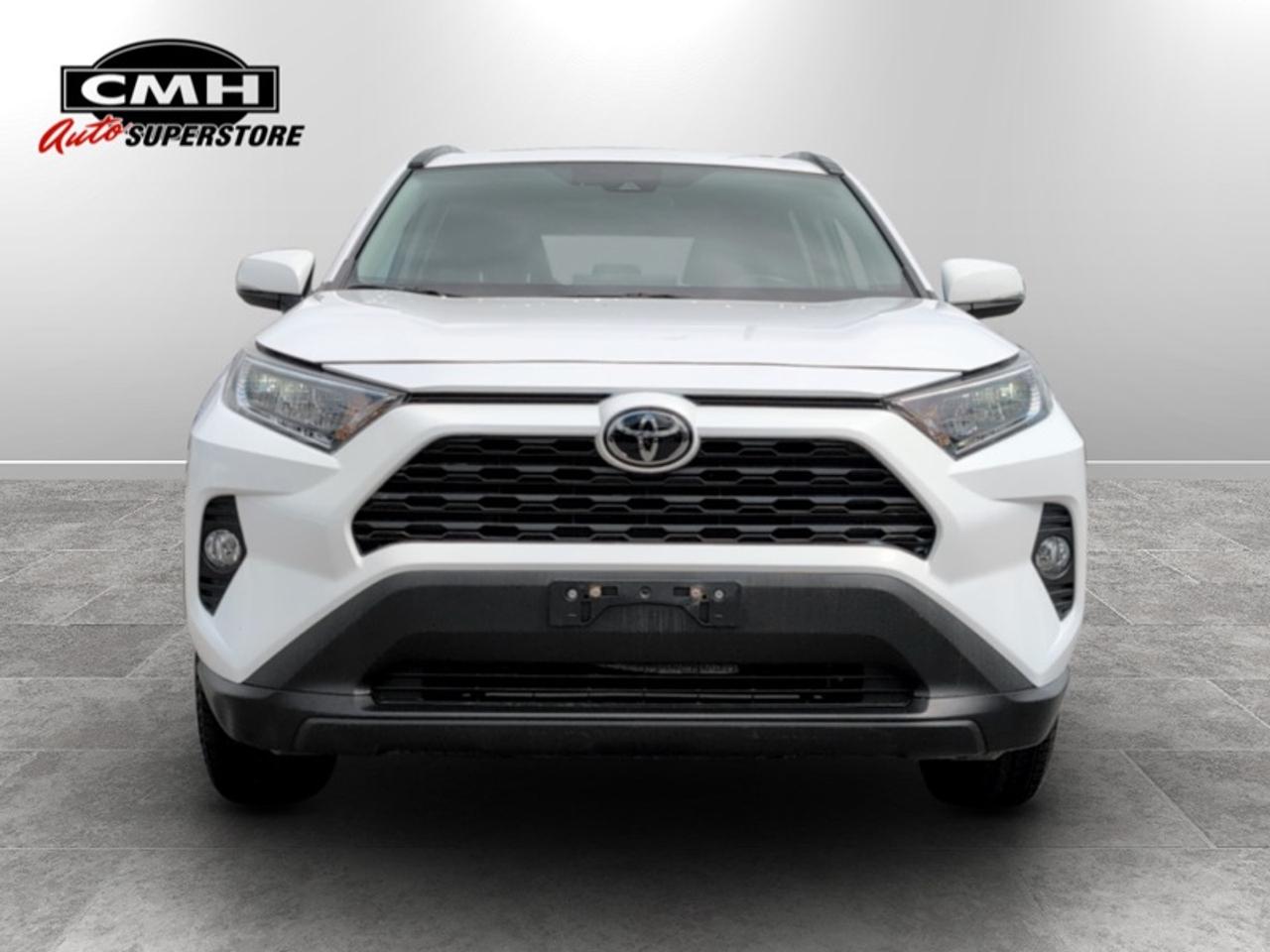 2021 Toyota RAV4 XLE  **CLEAN CARFAX - ONE OWNER** Photo
