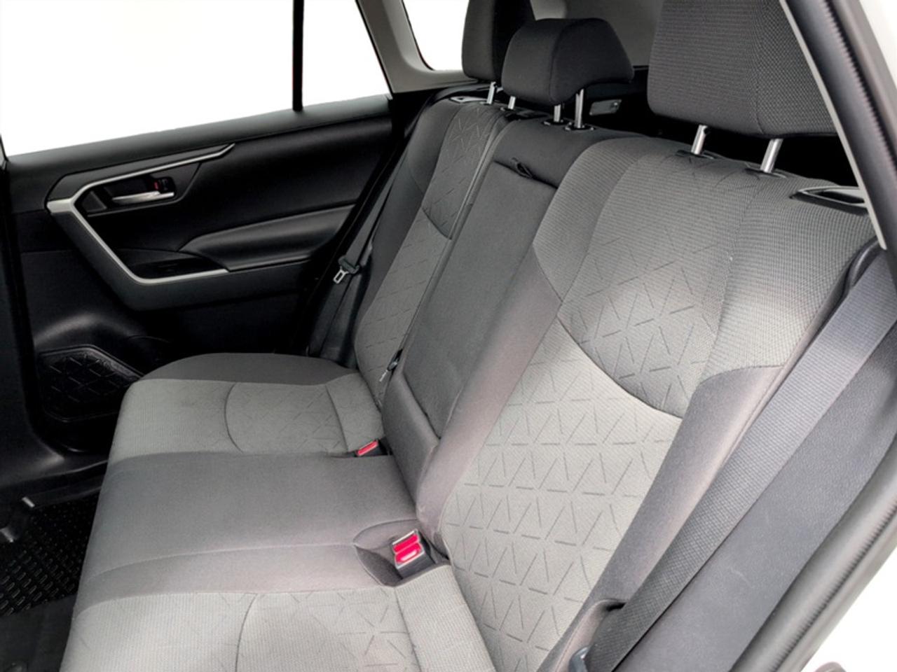 2021 Toyota RAV4 XLE  **CLEAN CARFAX - ONE OWNER** Photo