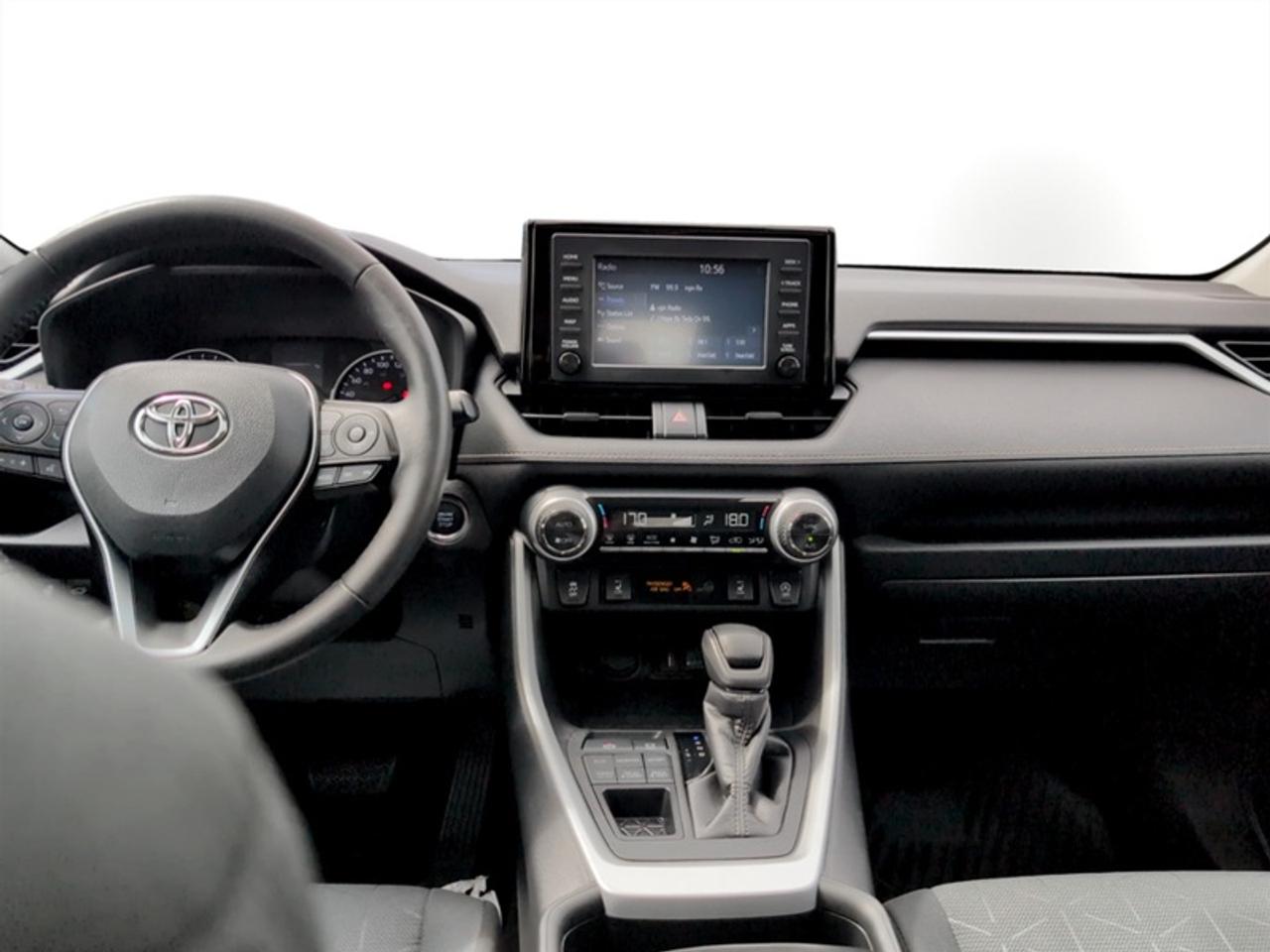 2021 Toyota RAV4 XLE  **CLEAN CARFAX - ONE OWNER** Photo