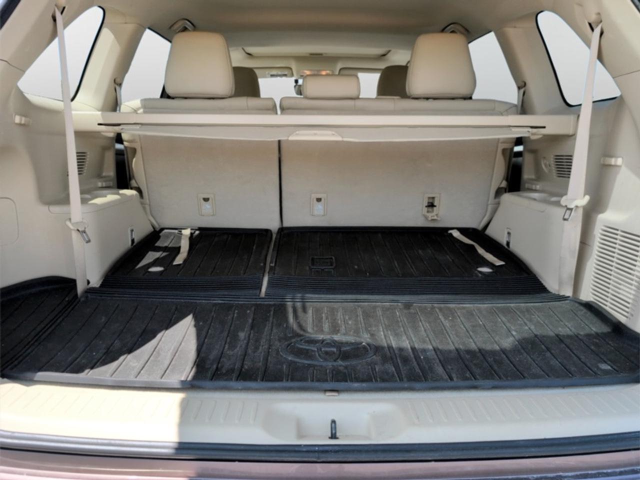 2019 Toyota Highlander XLE AWD  **LOW KMS - 8 PASS** Photo