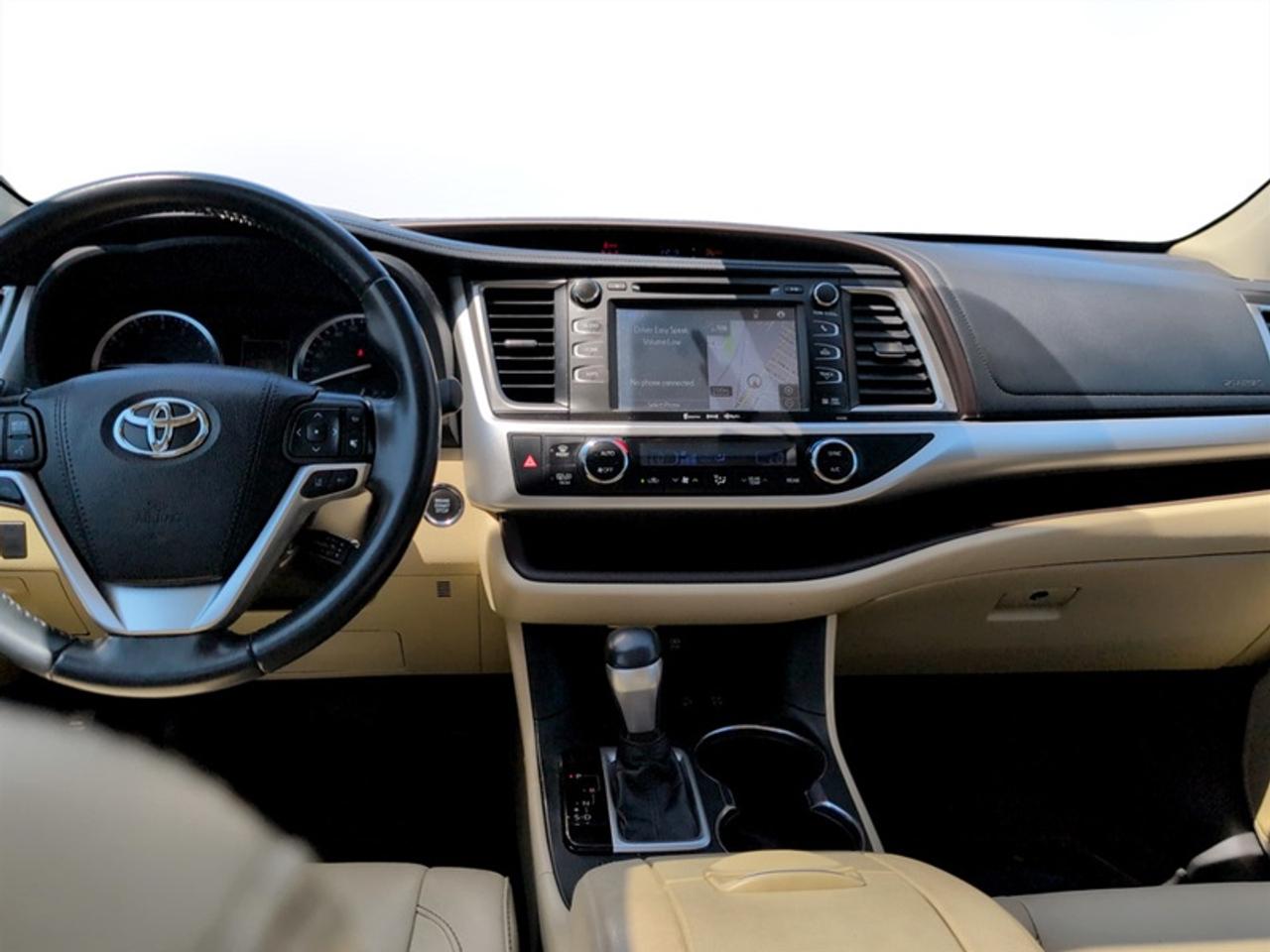 2019 Toyota Highlander XLE AWD  **LOW KMS - 8 PASS** Photo