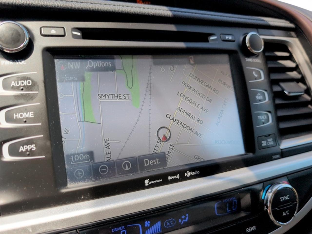 2019 Toyota Highlander XLE AWD  **LOW KMS - 8 PASS** Photo