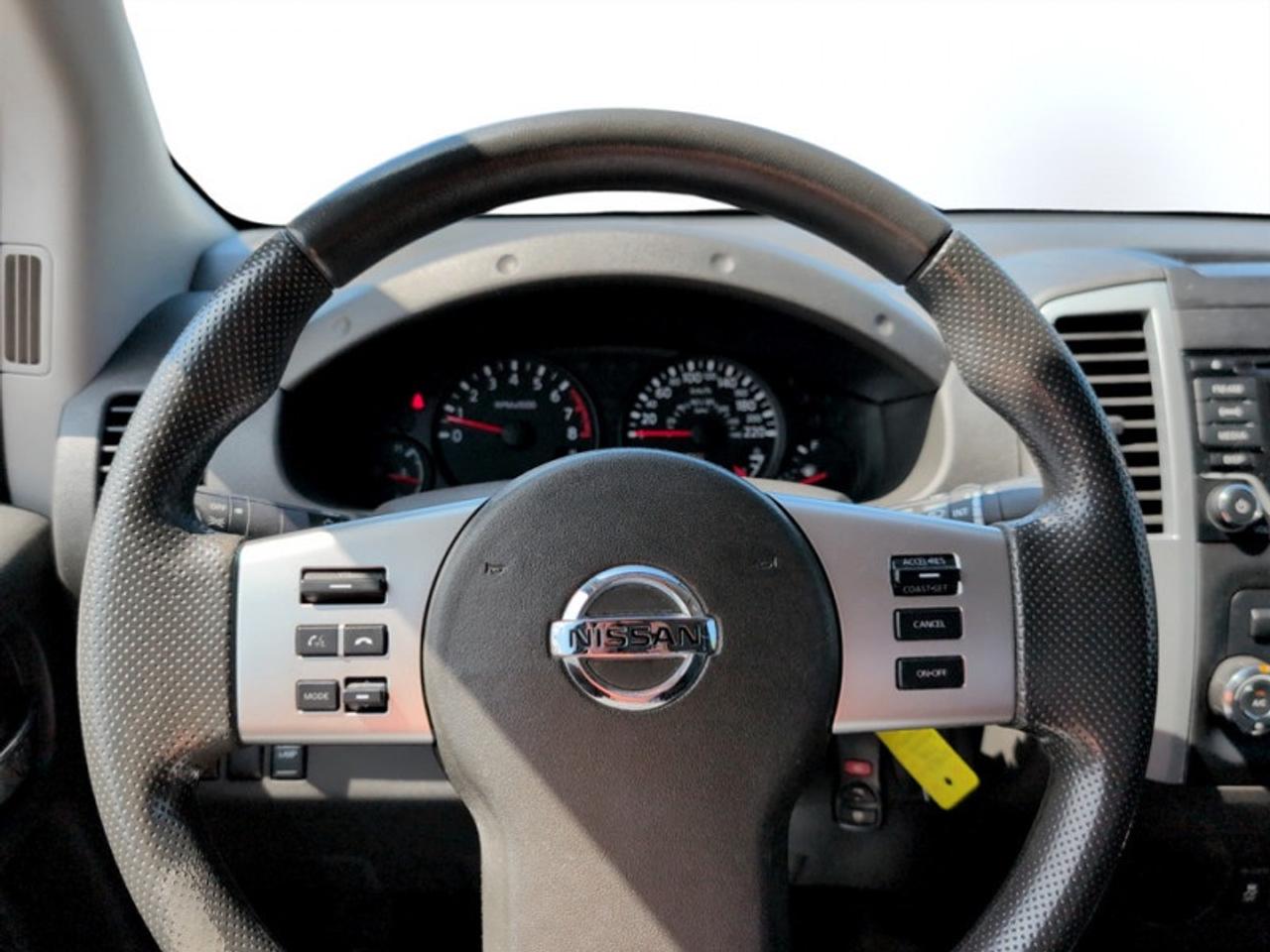 2017 Nissan Frontier SV  **CLEAN CARFAX - LOW MILEAGE** Photo