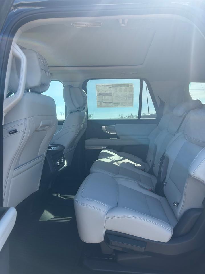2026 Ford Expedition PLATINUM MAX 4x4 600A Photo5