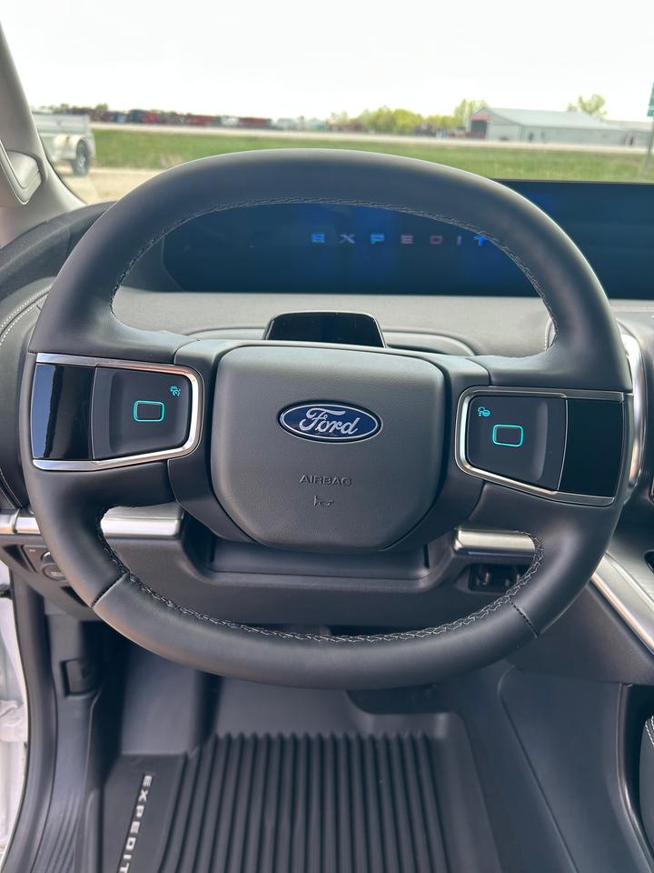 2026 Ford Expedition Platinum Max 4X4 Photo5