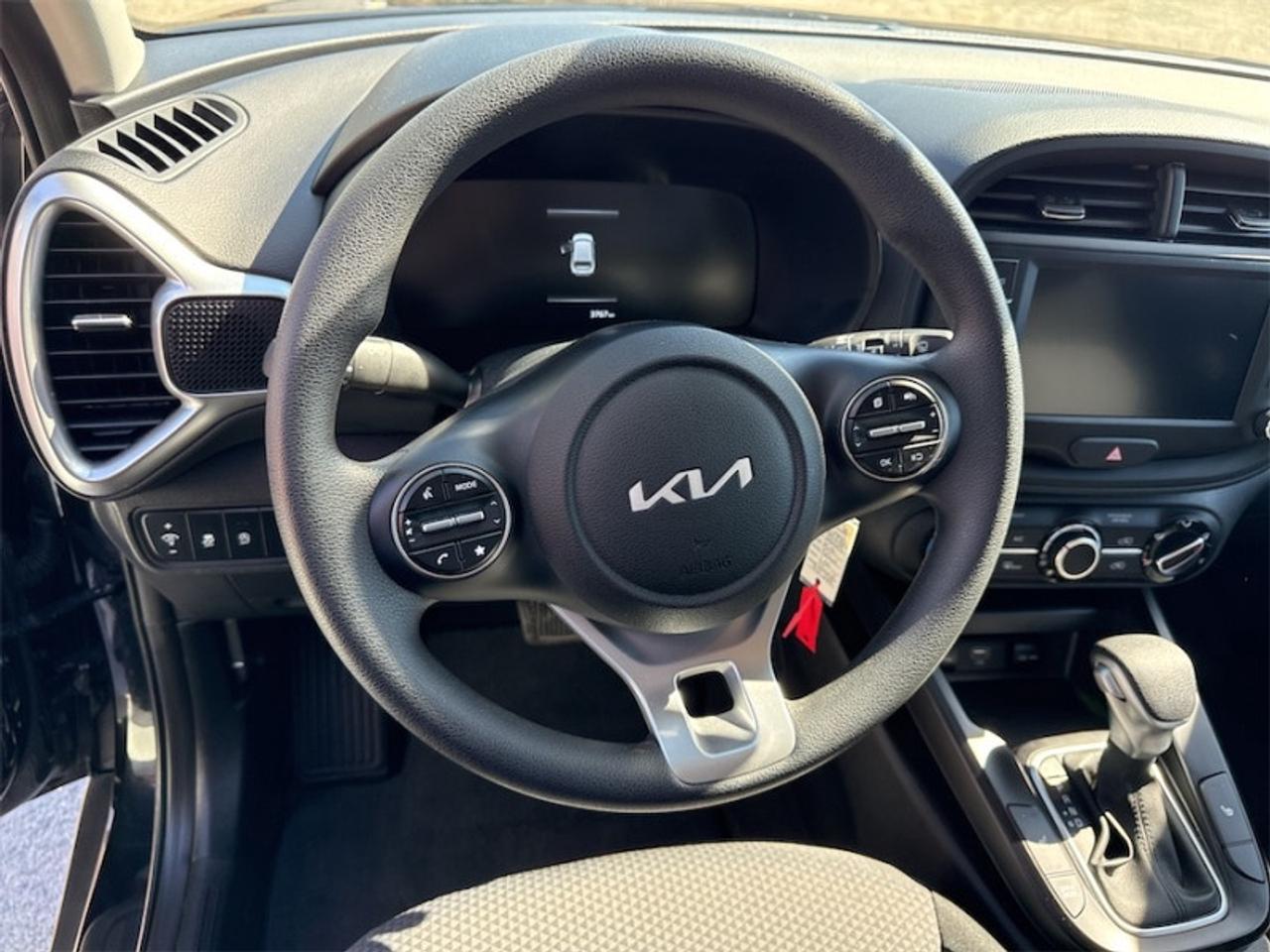 2025 Kia Soul LX   - $191 B/W - Like New Photo4