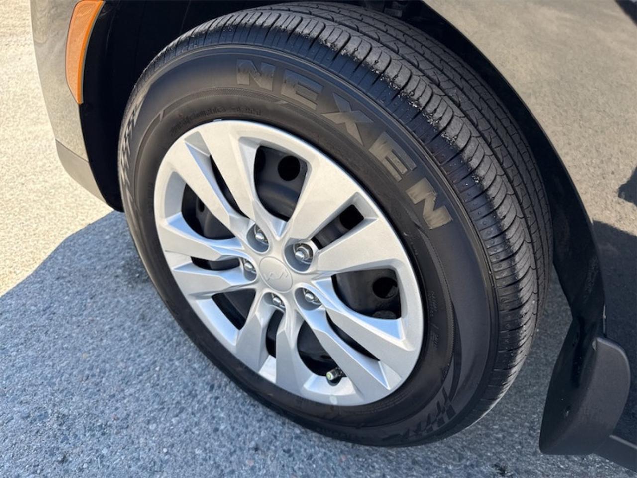 2025 Kia Soul LX   - $191 B/W - Like New Photo