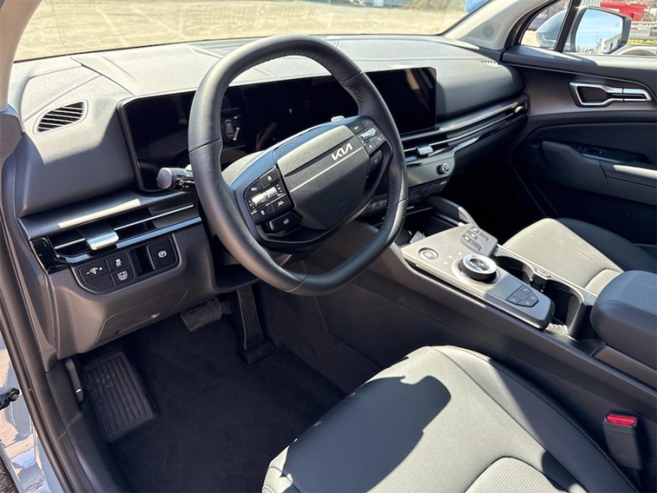 2026 Kia Sportage Hybrid EX AWD  Navigation GPS - $305 B/W Photo