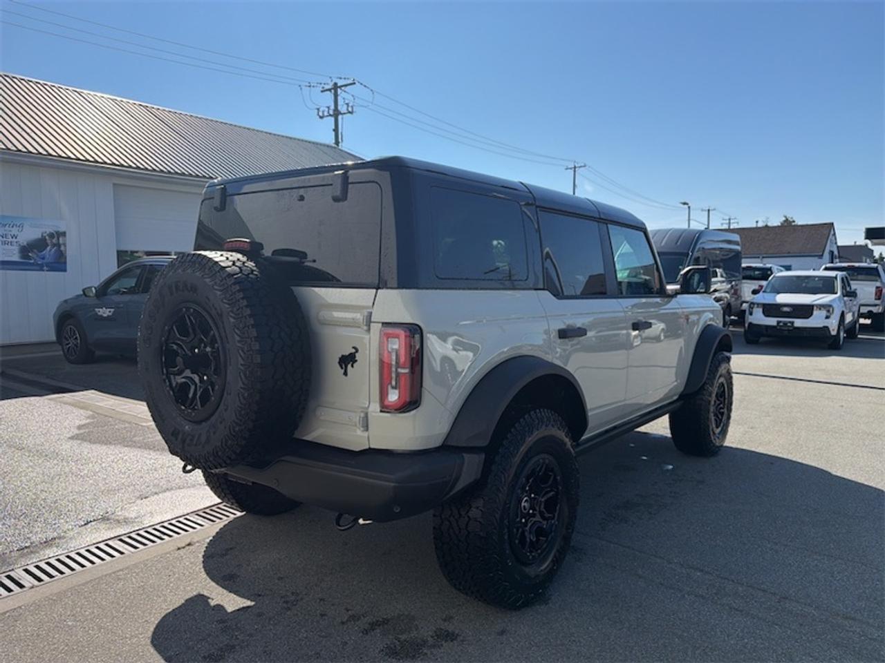 2026 Ford Bronco Badlands Photo4