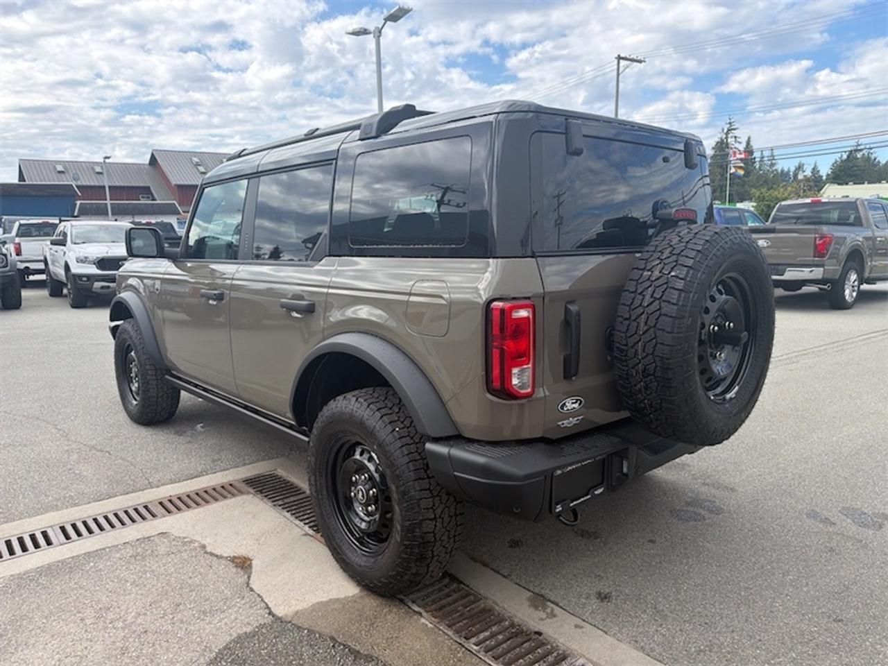 2026 Ford Bronco Big Bend Photo2