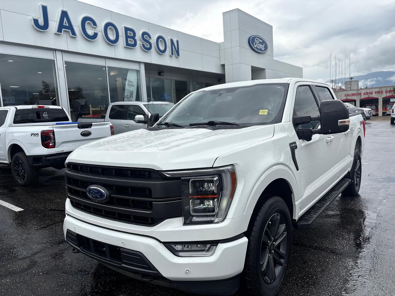2023 Ford F-150 Lariat Photo0