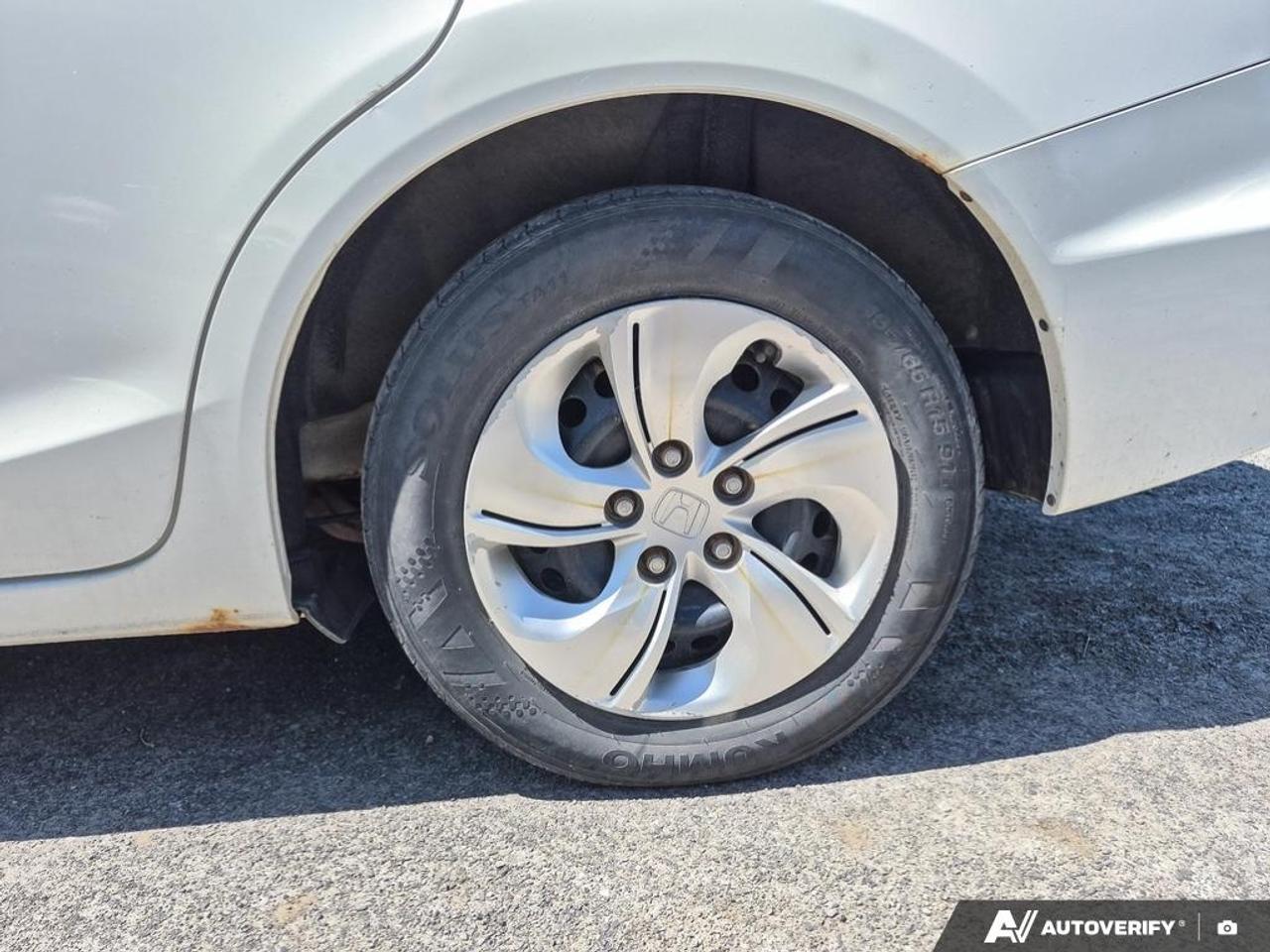 2015 Honda Civic Sedan LX  - Bluetooth -  Cruise Control Photo