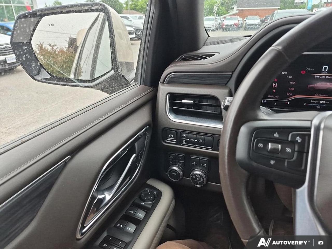 2023 GMC Yukon SLT  - Leather Seats -  Cooled Seats Photo