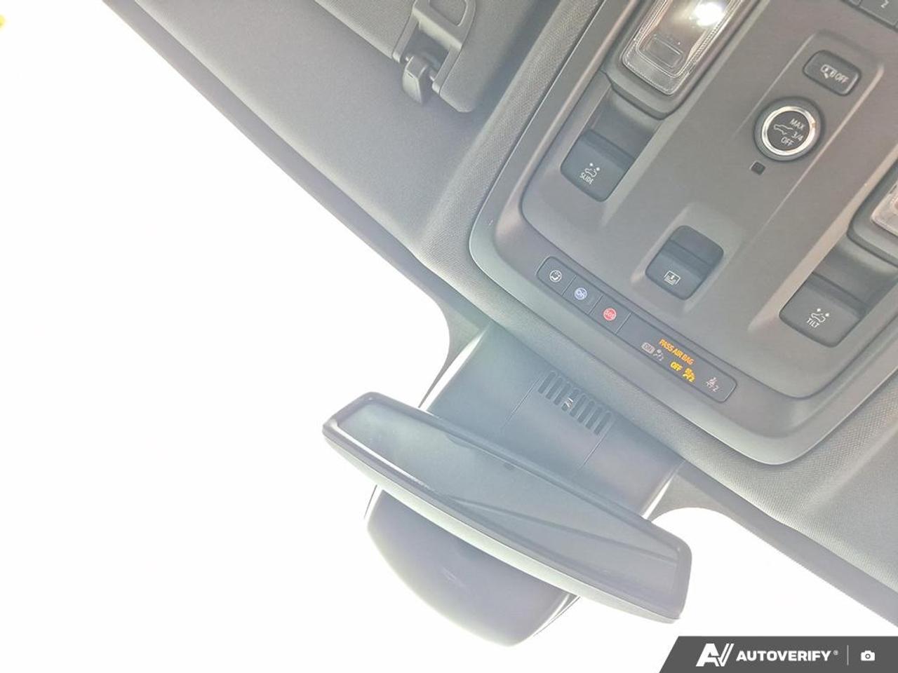 2023 GMC Yukon SLT  - Leather Seats -  Cooled Seats Photo