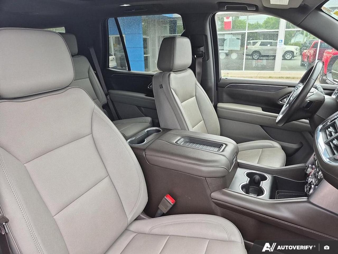 2023 GMC Yukon SLT  - Leather Seats -  Cooled Seats Photo