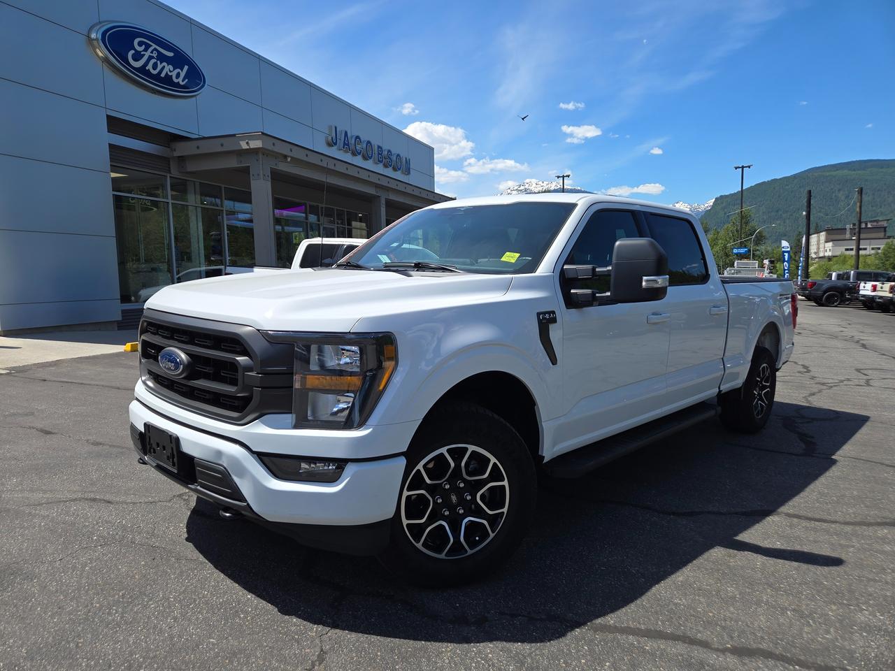2023 Ford F-150 XLT Photo0