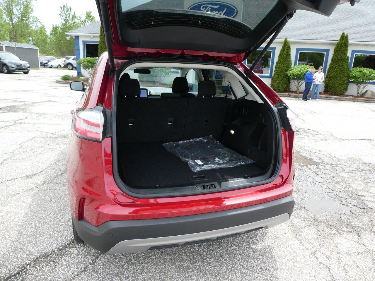 2024 Ford Edge SEL | Heated Seats | Backup Cam | Nav | Photo