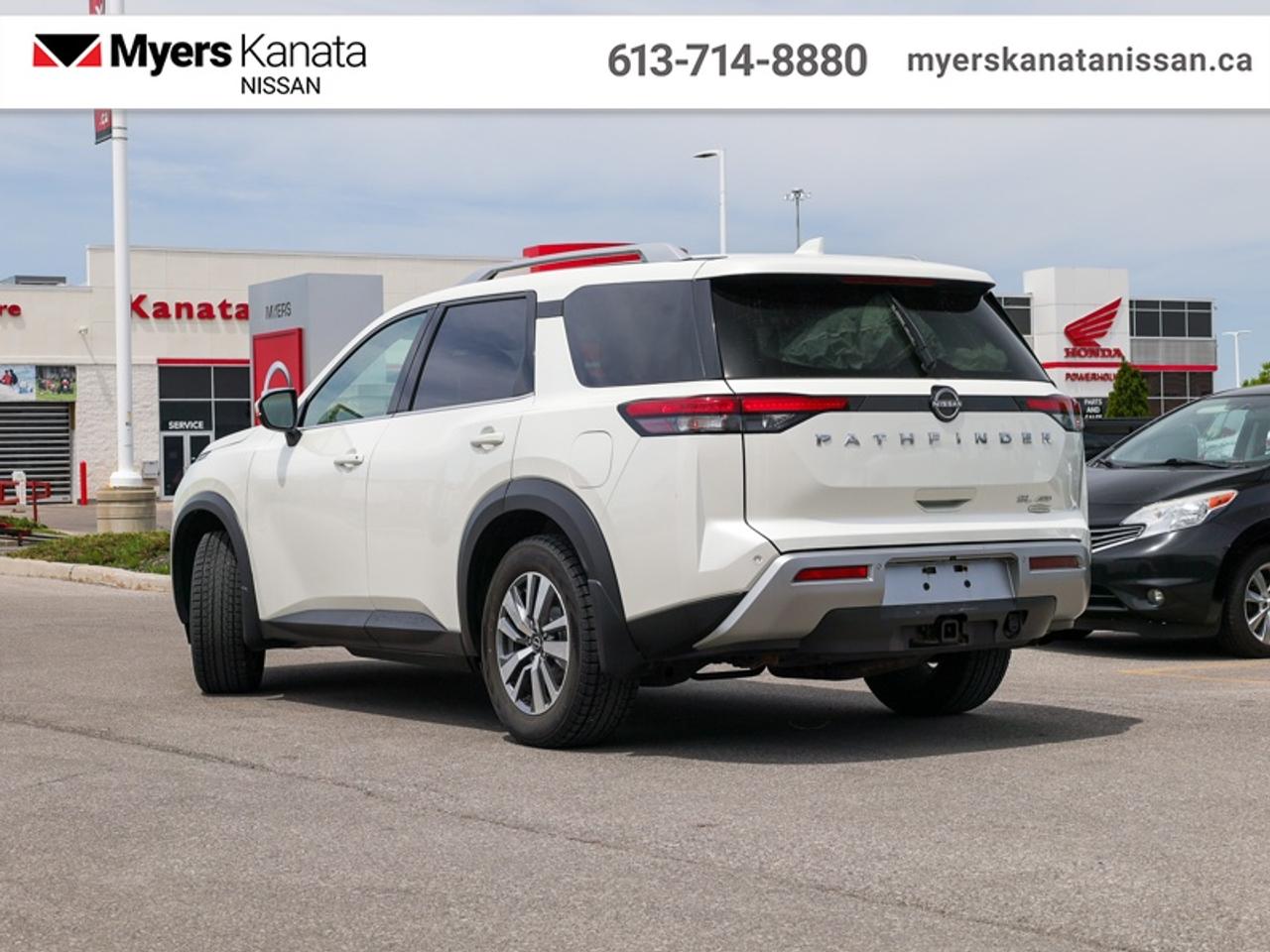 2022 Nissan Pathfinder SL  - Sunroof -  Navigation - $252 B/W Photo