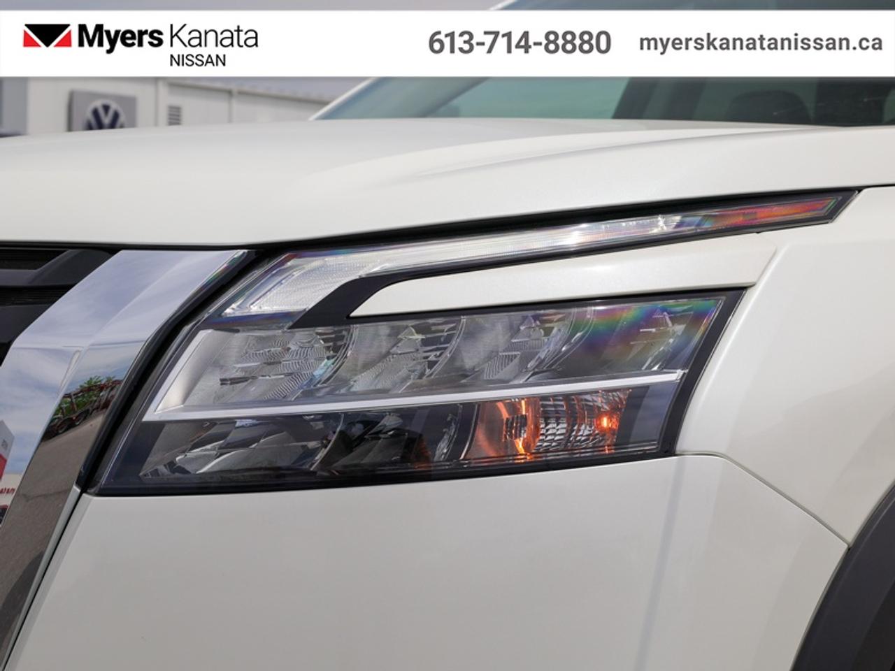 2022 Nissan Pathfinder SL  - Sunroof -  Navigation - $252 B/W Photo