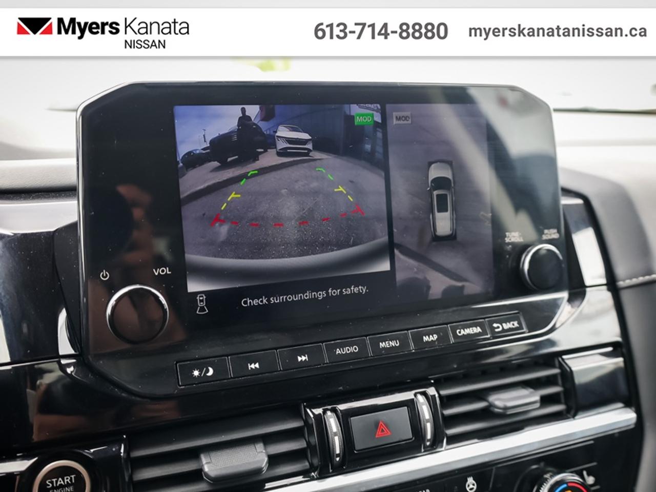 2022 Nissan Pathfinder SL  - Sunroof -  Navigation - $252 B/W Photo