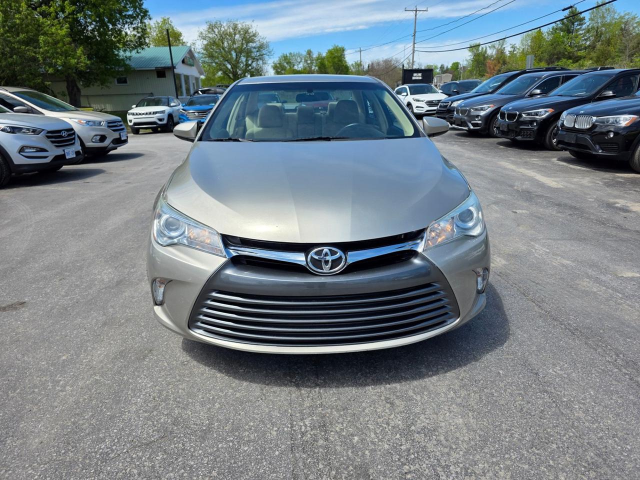 2015 Toyota Camry SE Photo