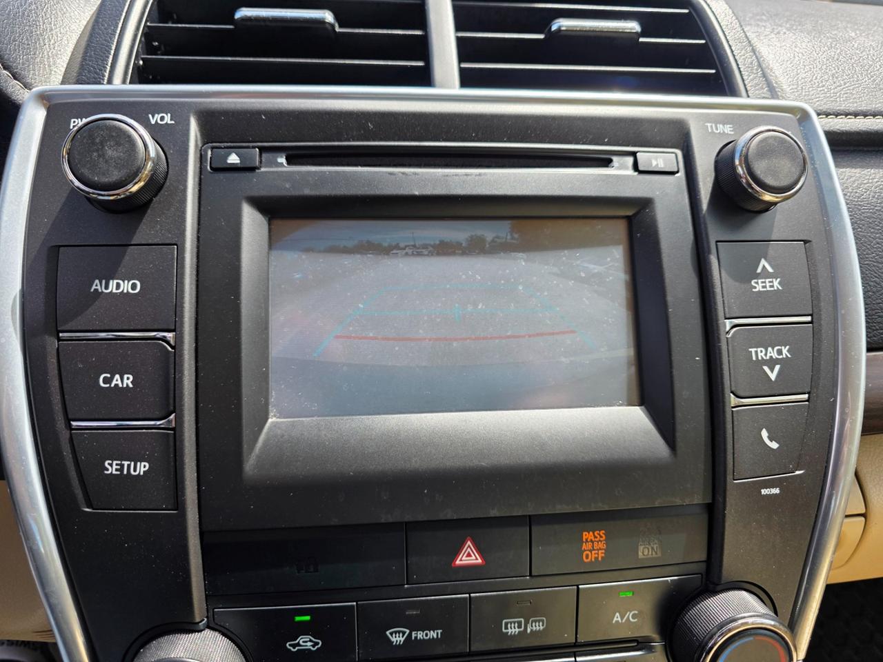 2015 Toyota Camry SE Photo