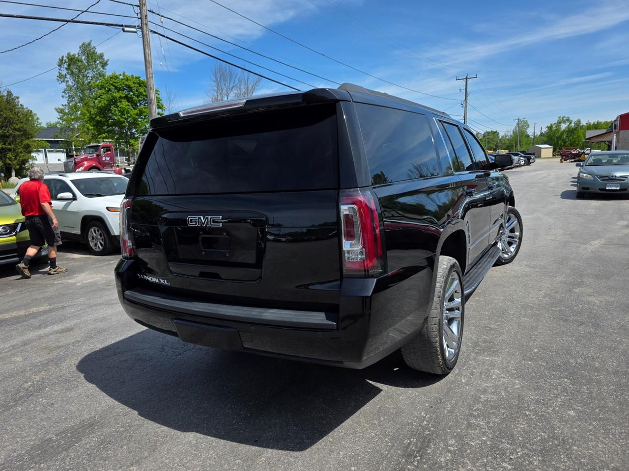 2017 GMC Yukon XL SLT Photo
