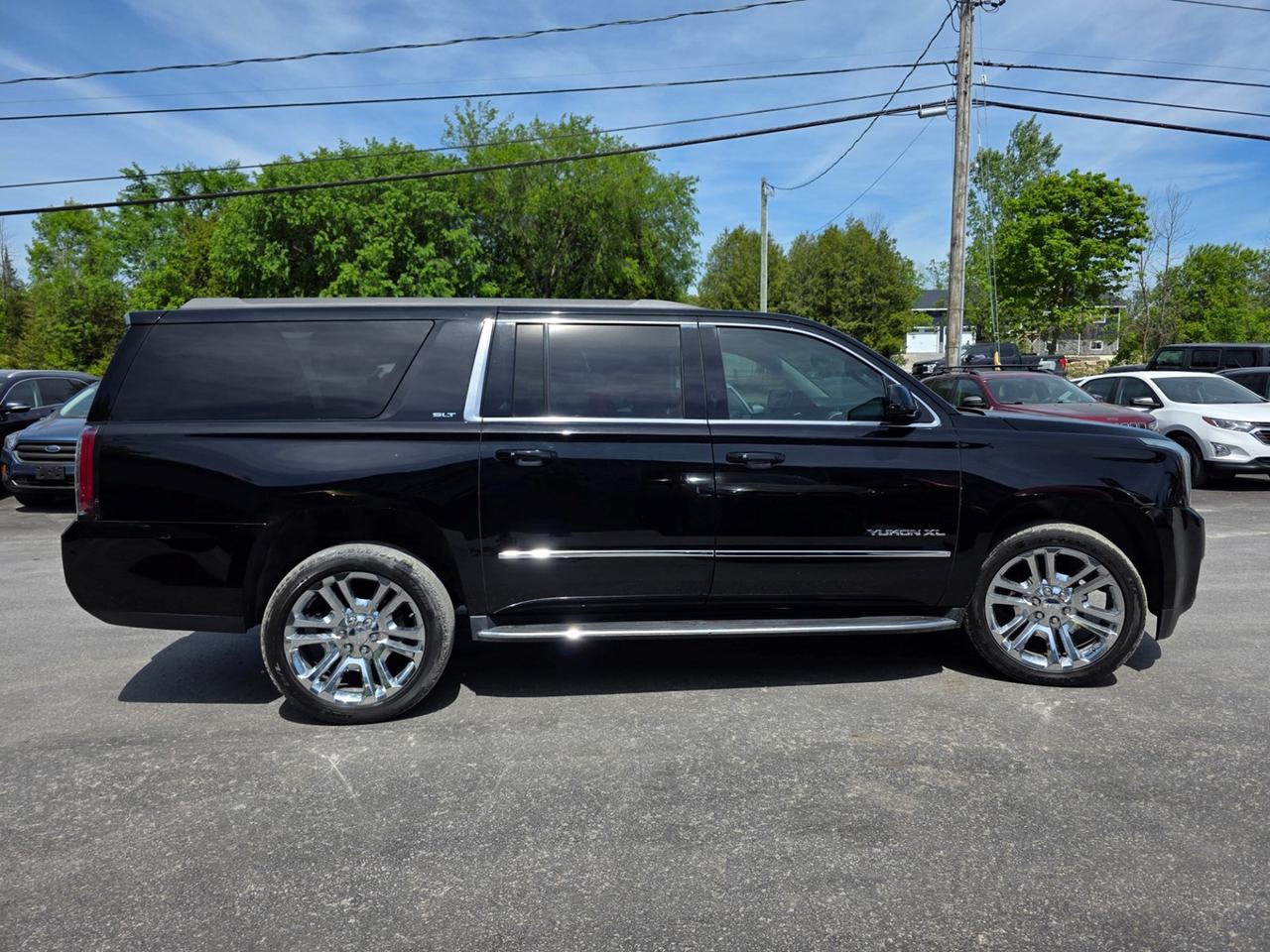2017 GMC Yukon XL SLT Photo