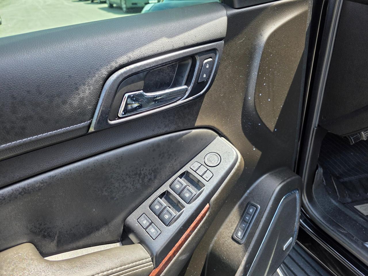 2017 GMC Yukon XL SLT Photo