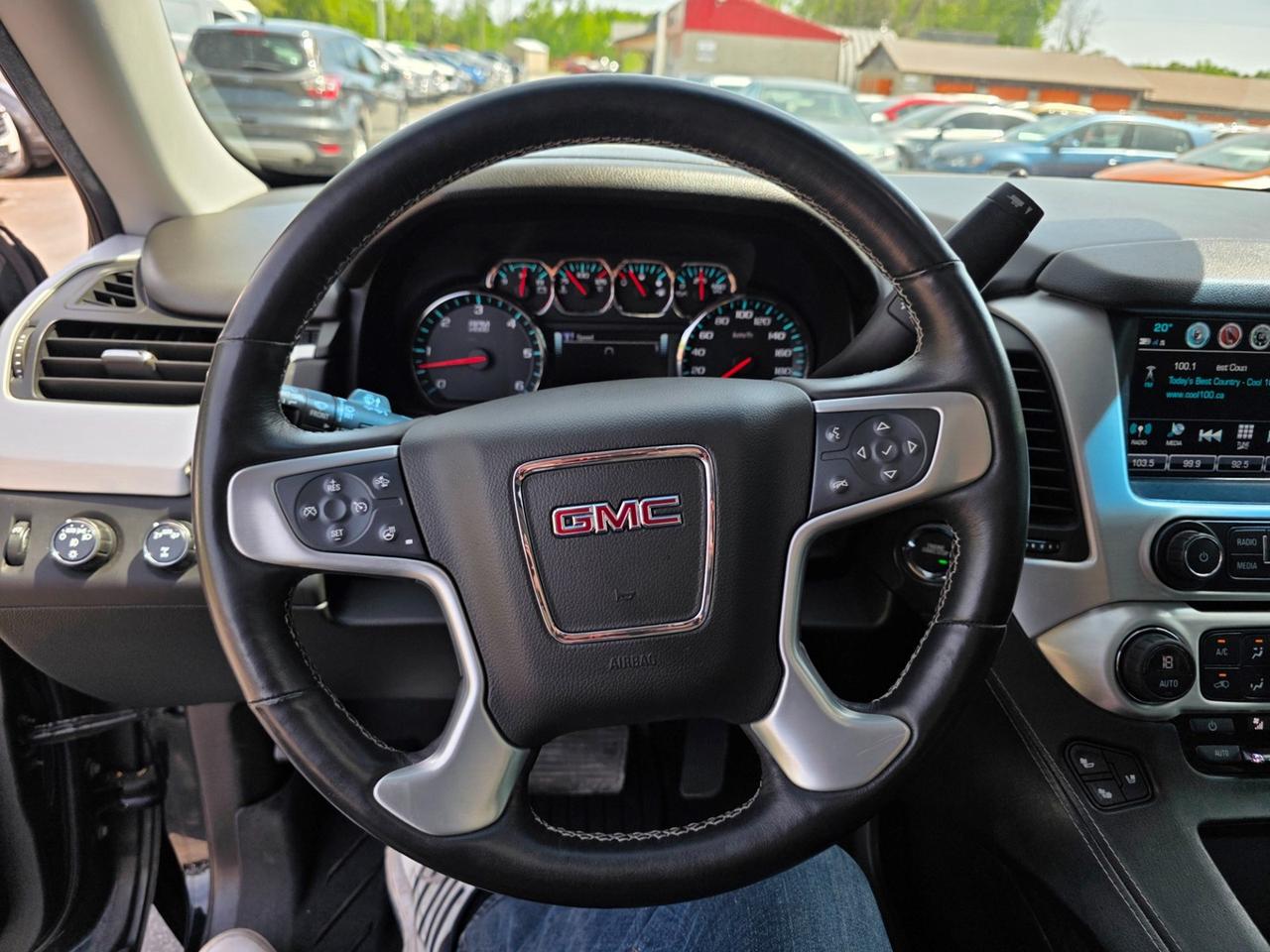 2017 GMC Yukon XL SLT Photo