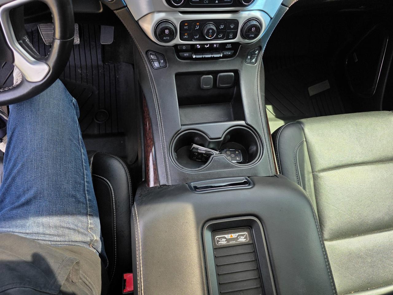 2017 GMC Yukon XL SLT Photo