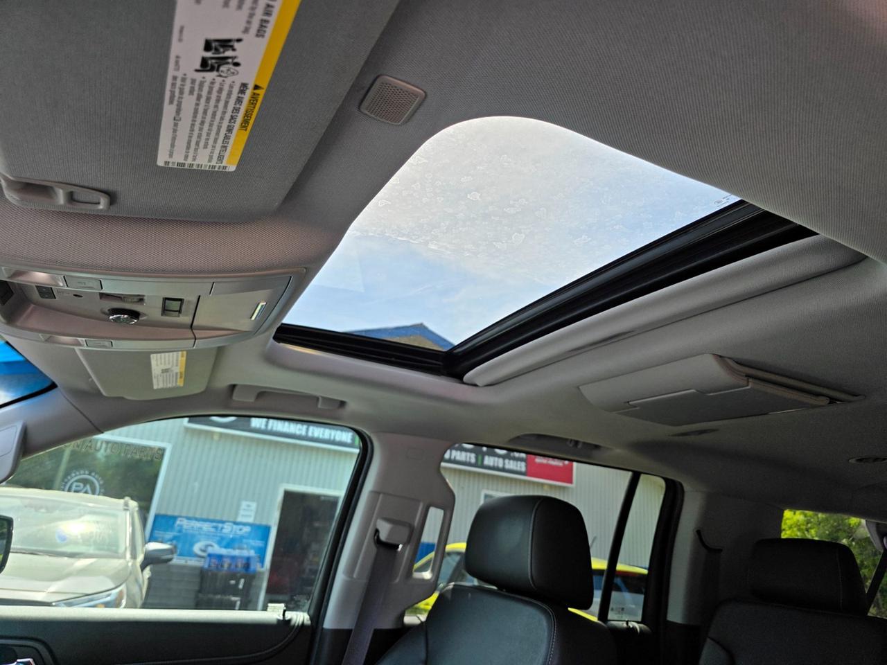 2017 GMC Yukon XL SLT Photo